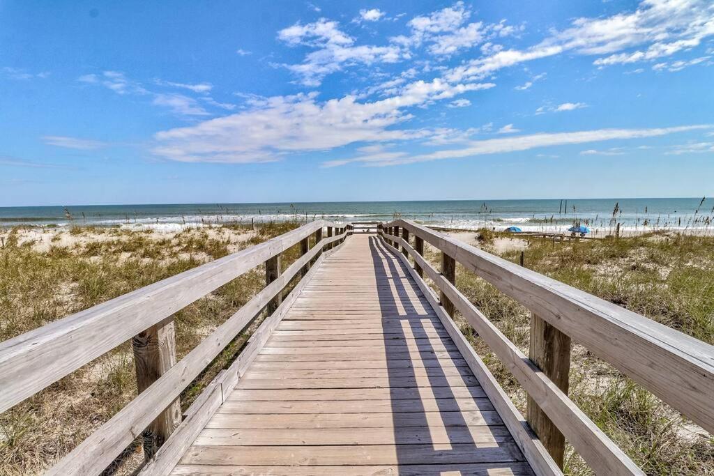 Kraken'S Den * Oceanview * Steps To Ocean * Pool Lägenhet Carolina Beach Exteriör bild
